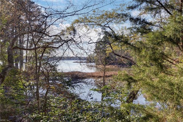 49 Dillwyn DR, Newport News, VA 23602