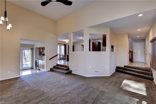 49 Dillwyn DR, Newport News, VA 23602