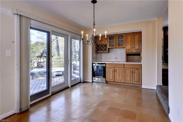 49 Dillwyn DR, Newport News, VA 23602