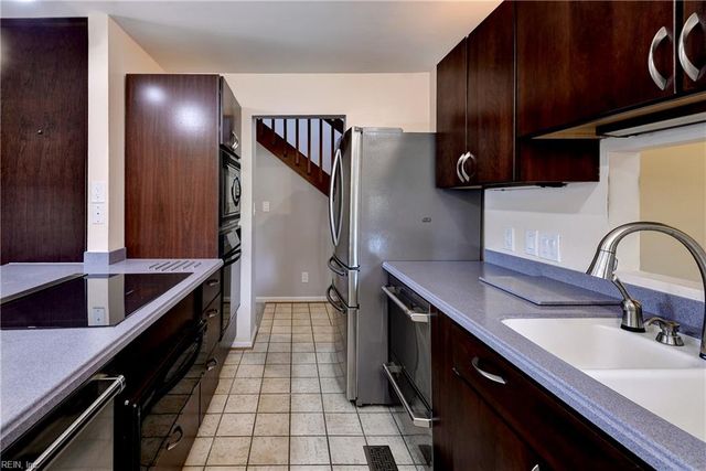 49 Dillwyn DR, Newport News, VA 23602