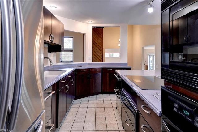 49 Dillwyn DR, Newport News, VA 23602