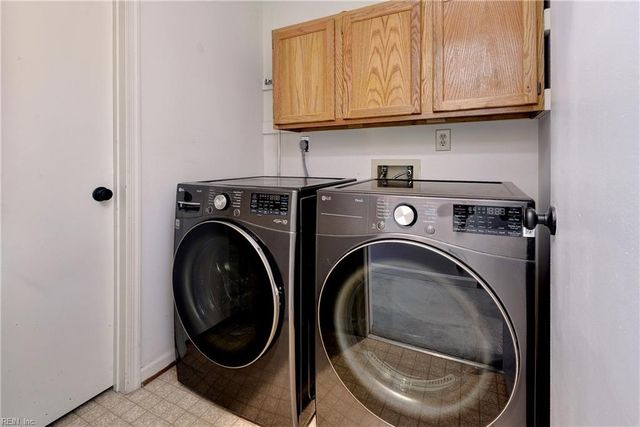 49 Dillwyn DR, Newport News, VA 23602