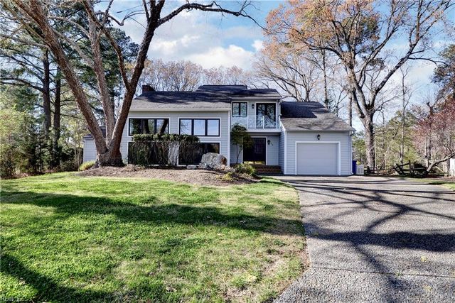 49 Dillwyn DR, Newport News, VA 23602