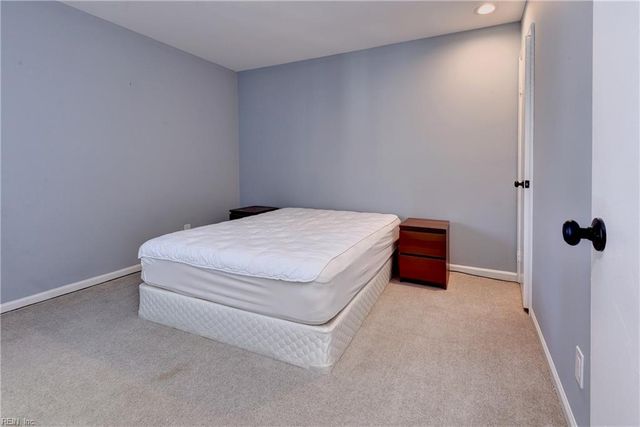 49 Dillwyn DR, Newport News, VA 23602