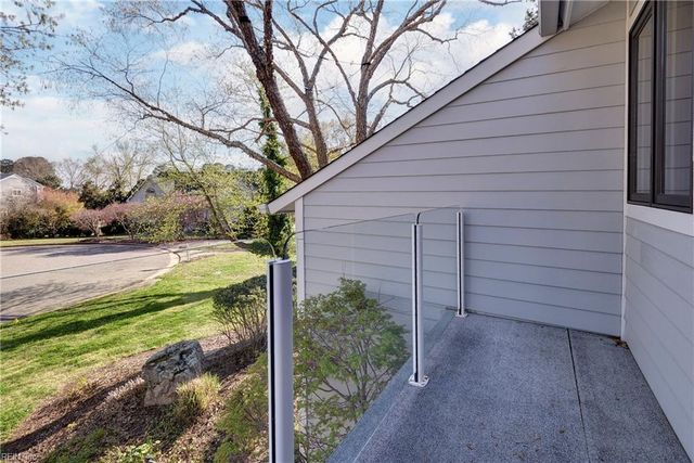 49 Dillwyn DR, Newport News, VA 23602