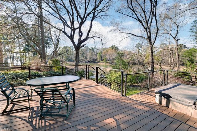 49 Dillwyn DR, Newport News, VA 23602