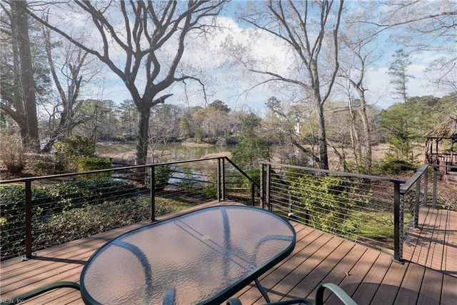 49 Dillwyn DR, Newport News, VA 23602