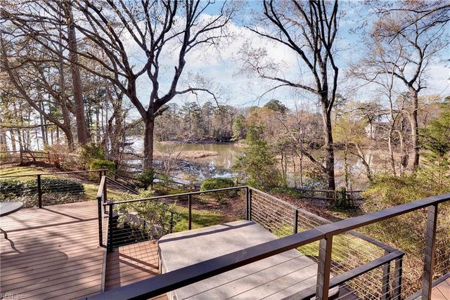 49 Dillwyn DR, Newport News, VA 23602