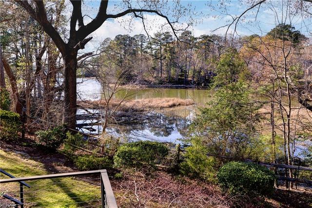 49 Dillwyn DR, Newport News, VA 23602