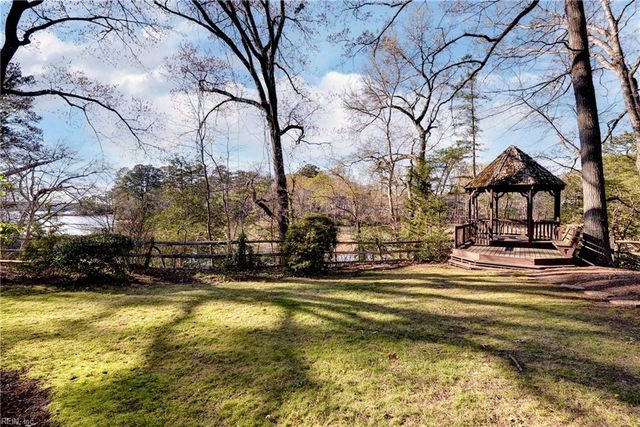 49 Dillwyn DR, Newport News, VA 23602