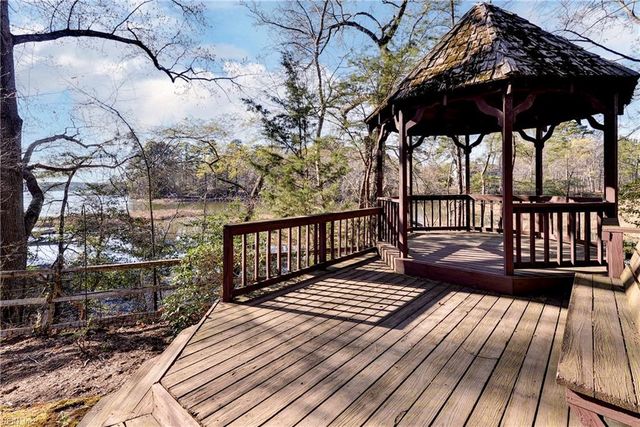 49 Dillwyn DR, Newport News, VA 23602