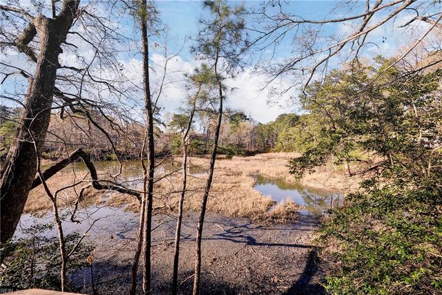 49 Dillwyn DR, Newport News, VA 23602