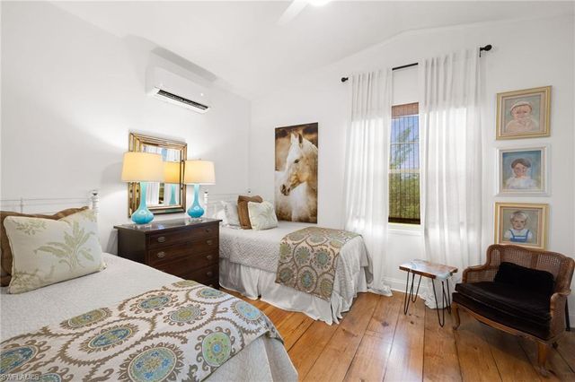 2348 Florida AVE, Naples, FL 34112