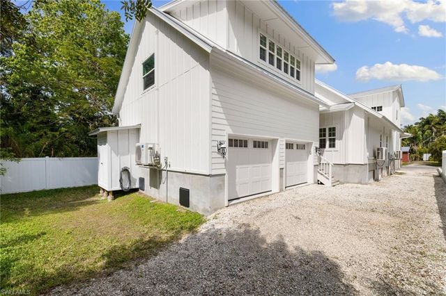 2348 Florida AVE, Naples, FL 34112