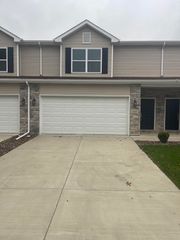 925 Paula Court, Hobart, IN 46342