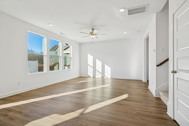 7060 Sutton Dr, White House, TN 37188