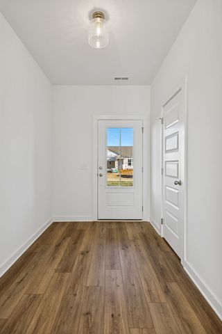 7060 Sutton Dr, White House, TN 37188