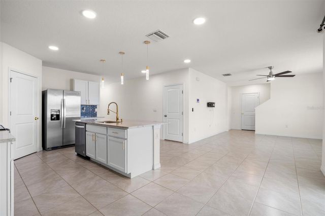 2814 COMMON FIG RUN, Wesley Chapel, FL 33543
