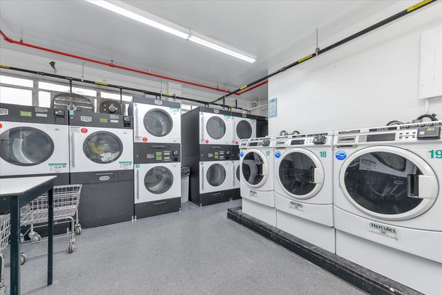 2727 Palisade Ave Apt 5A, New York City, NY 10463