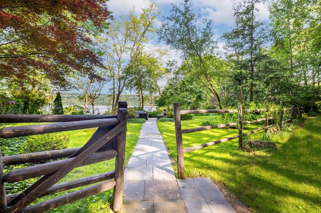 2727 Palisade Ave Apt 5A, New York City, NY 10463