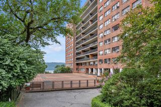 2727 Palisade Ave Apt 5A, New York City, NY 10463