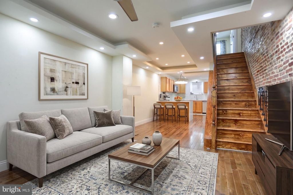 Image 1 of property listing at 244 N ROSE ST, Baltimore, MD 21224