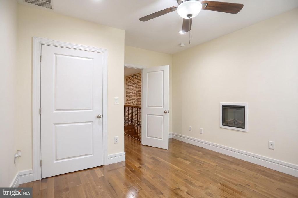 Image 10 of property listing at 244 N ROSE ST, Baltimore, MD 21224