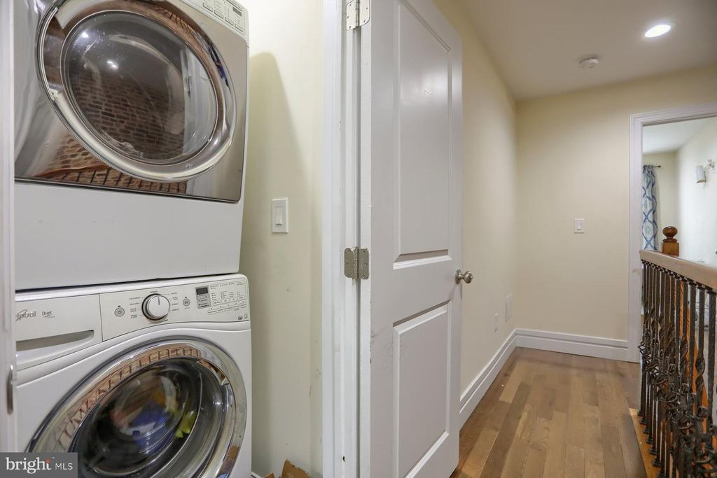 Image 12 of property listing at 244 N ROSE ST, Baltimore, MD 21224