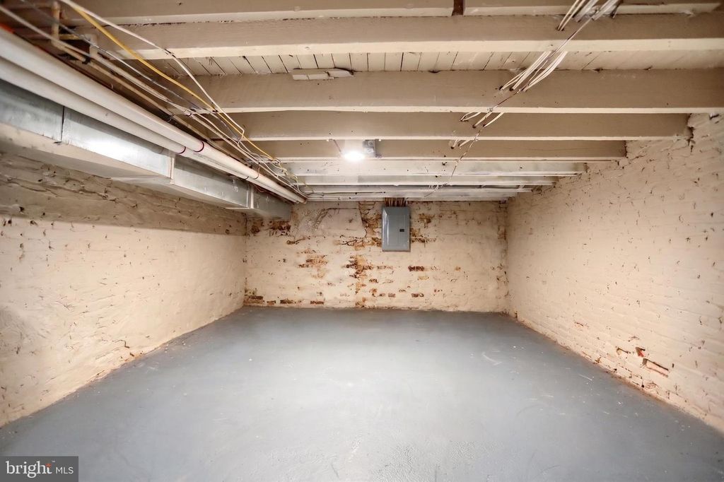 Image 14 of property listing at 244 N ROSE ST, Baltimore, MD 21224