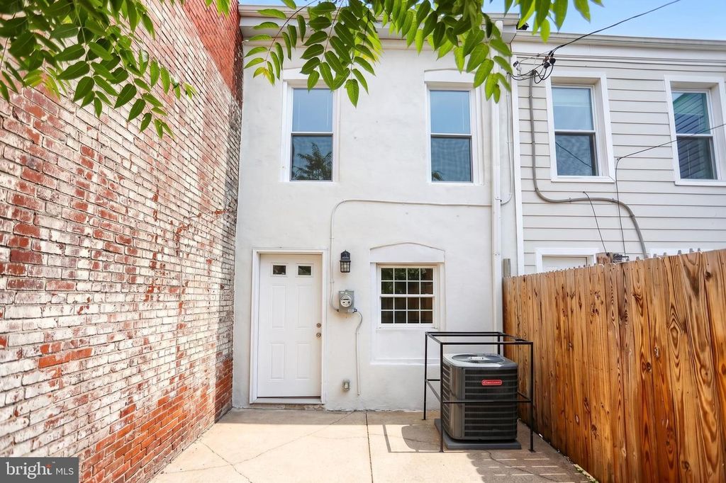 Image 20 of property listing at 244 N ROSE ST, Baltimore, MD 21224