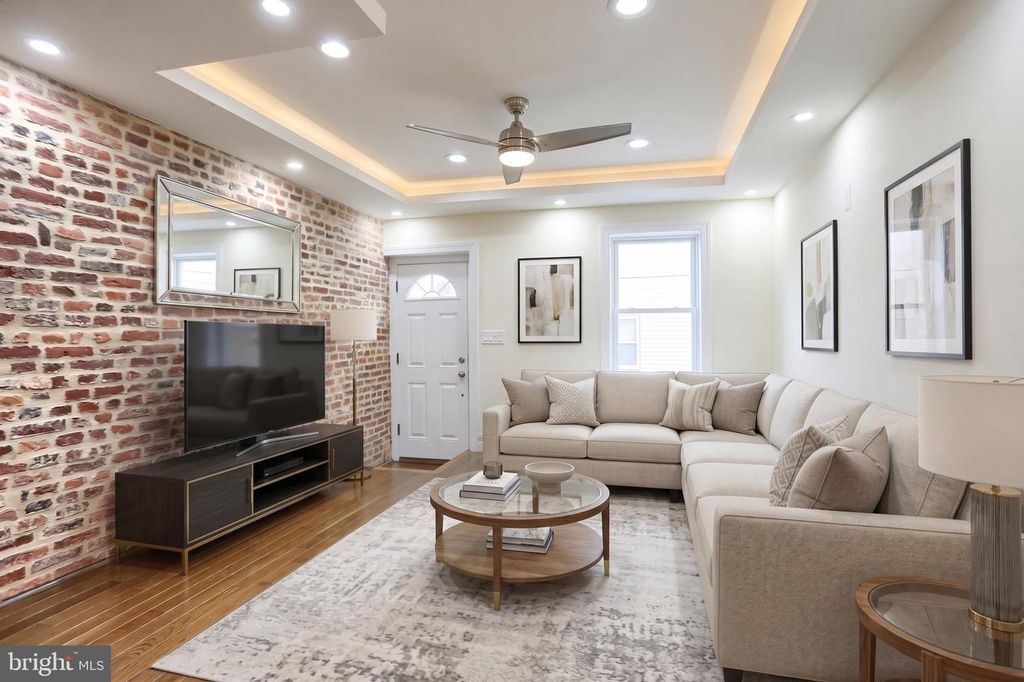 Image 4 of property listing at 244 N ROSE ST, Baltimore, MD 21224