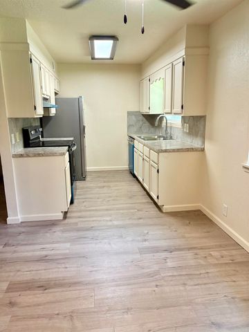 209 N Pear Street, Beebe, AR 72012