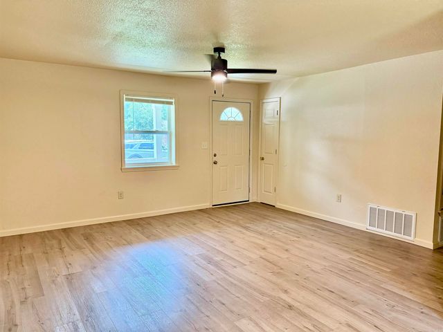 209 N Pear Street, Beebe, AR 72012