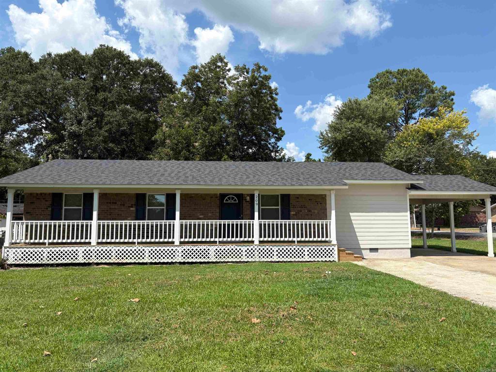 209 N Pear Street, Beebe, AR 72012
