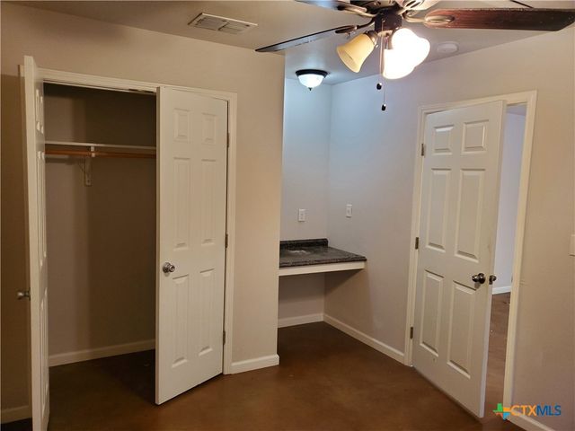 1037 W Court Street B, Seguin, TX 78155