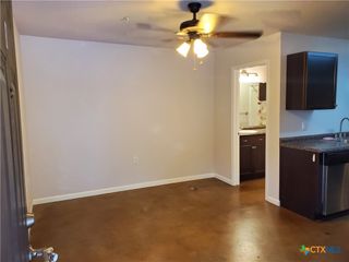 1037 W Court Street B, Seguin, TX 78155