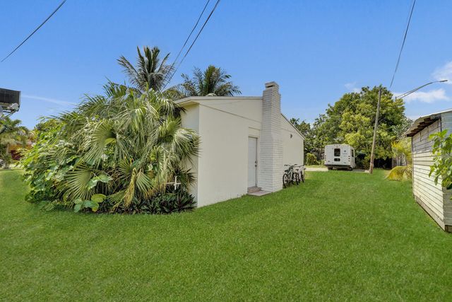2901 FLETCHER Street, Hollywood, FL 33020