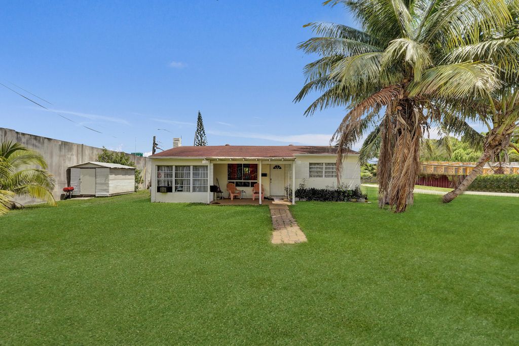 2901 FLETCHER Street, Hollywood, FL 33020