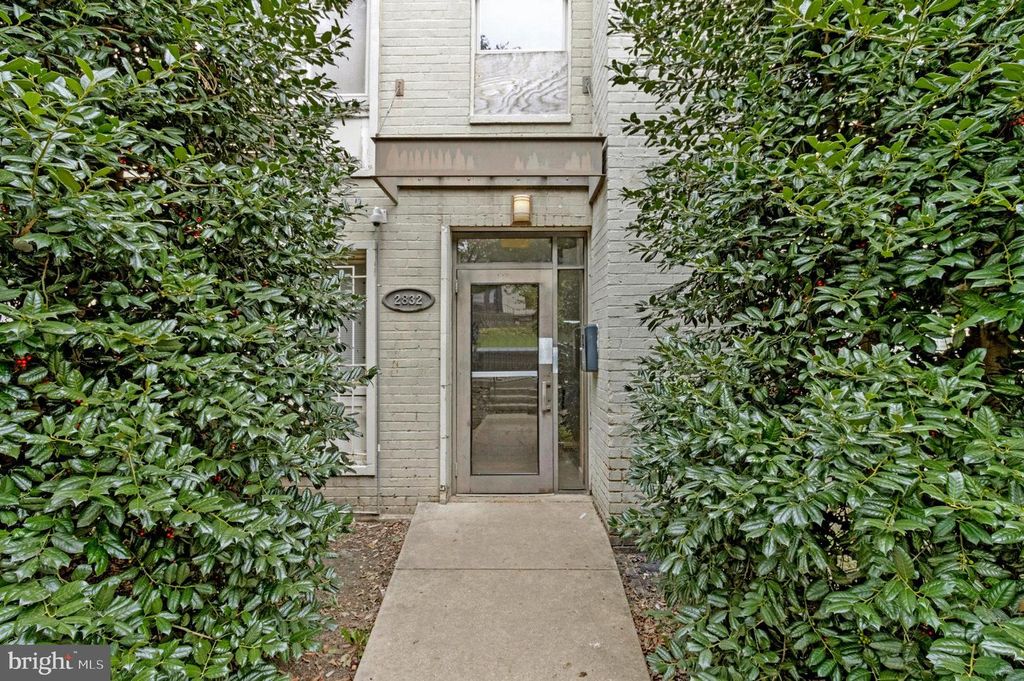 2832 HARTFORD ST SE #104, Washington, DC 20020
