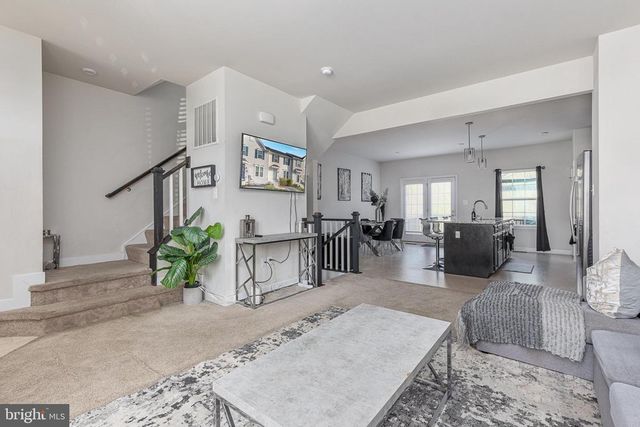 195 ONTARIO DR, Falling Waters, WV 25419