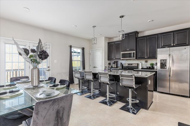195 ONTARIO DR, Falling Waters, WV 25419