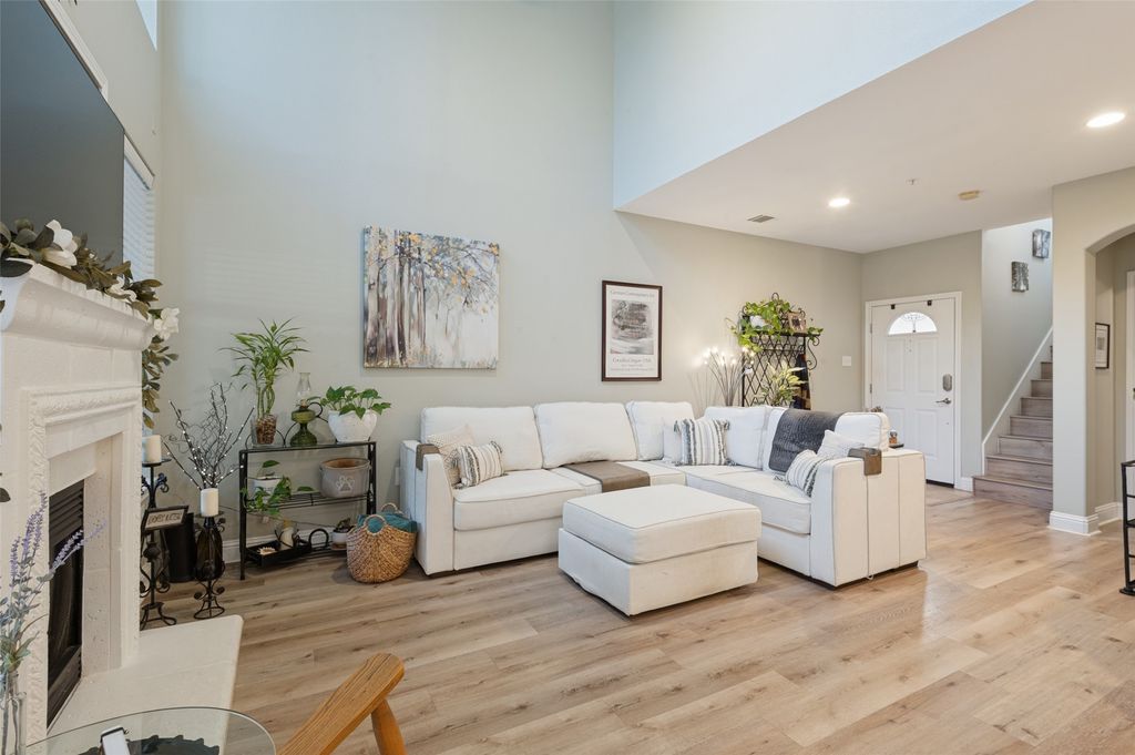 604 Jamboree Way, Euless, TX 76039