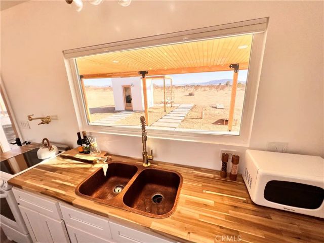 60654 Mitch Lane, Landers, CA 92285