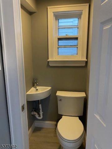 54 Rutgers St, Irvington Twp., NJ 07111