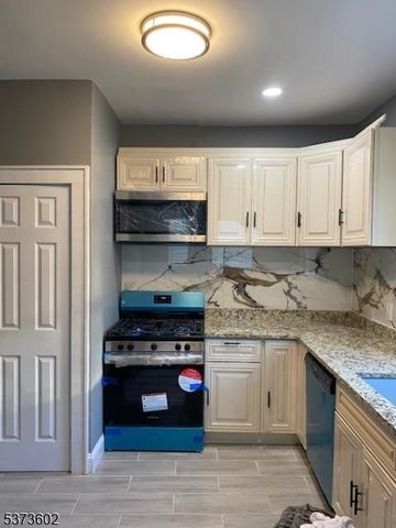 54 Rutgers St, Irvington Twp., NJ 07111