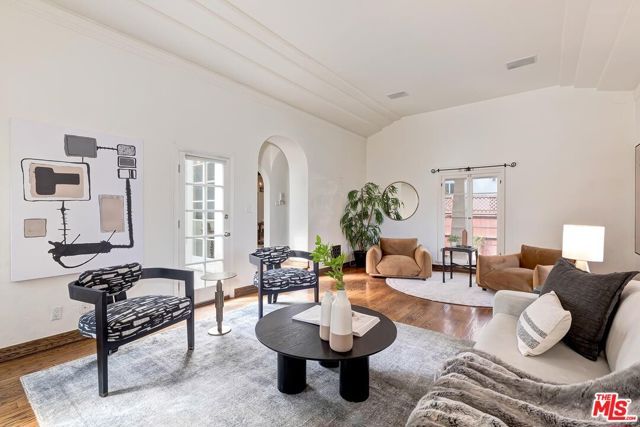 10525 Almayo Avenue, Los Angeles, CA 90064