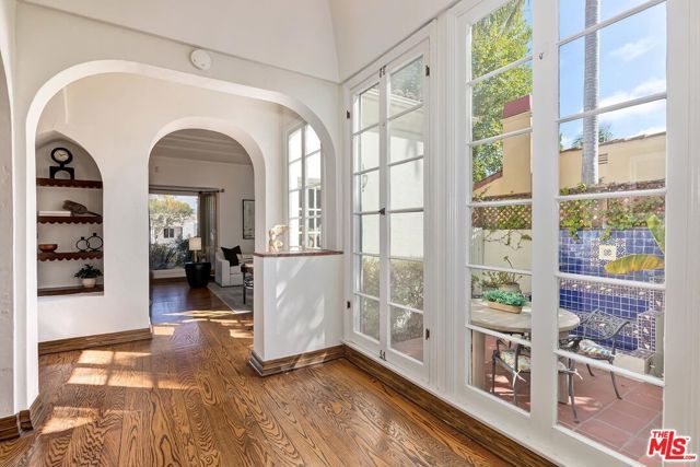 10525 Almayo Avenue, Los Angeles, CA 90064