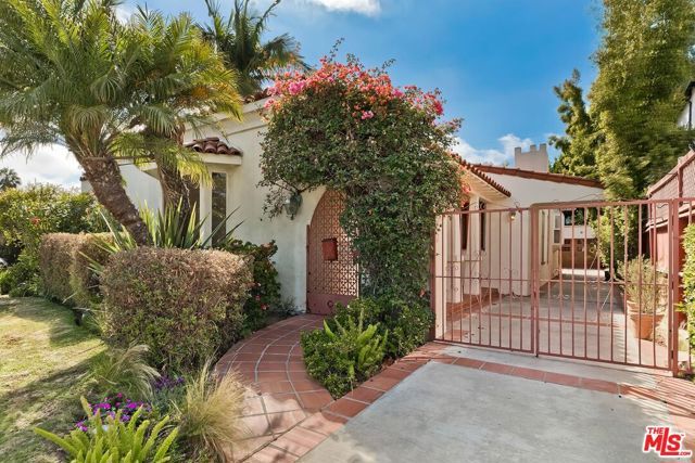 10525 Almayo Avenue, Los Angeles, CA 90064