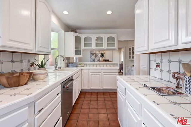 10525 Almayo Avenue, Los Angeles, CA 90064