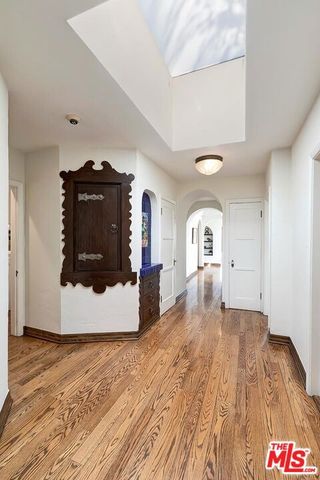 10525 Almayo Avenue, Los Angeles, CA 90064